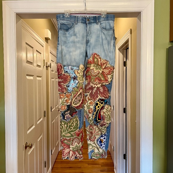Women's Custom Designed Tommy Hilfiger Brocade Patchwork Applique Jeans Size 8 - Picture 1 of 5
